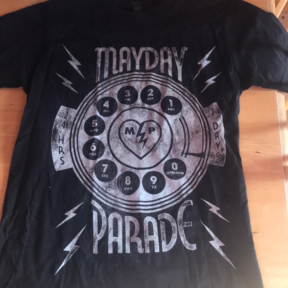 MAYDAY PARADE BAND T SHIRT DEREK SANDERS
